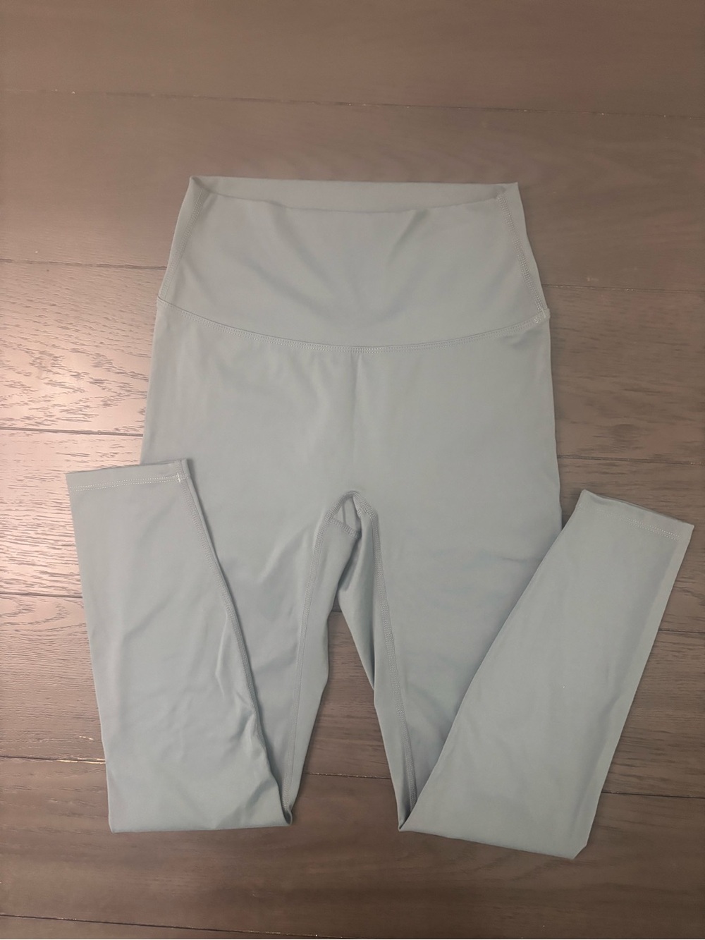 Lululemon Women’s Light Blue Luxetreme High Rise Leggings Size 6